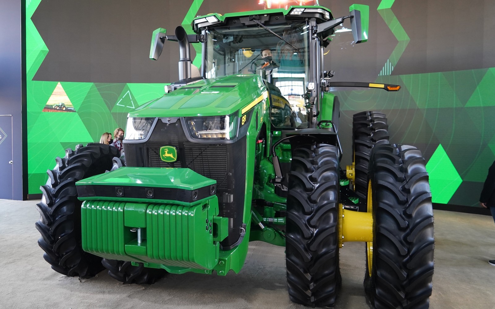 4WD Articulated Tractor Financing & Refinancing 4WD Articulated Tractor Financing & Refinancing